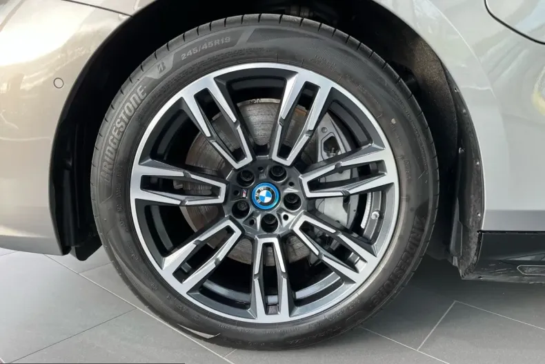 BMW 550 (Seria 5) din 2024 cu 26.532 km - oferta BMW204844 - foto 5