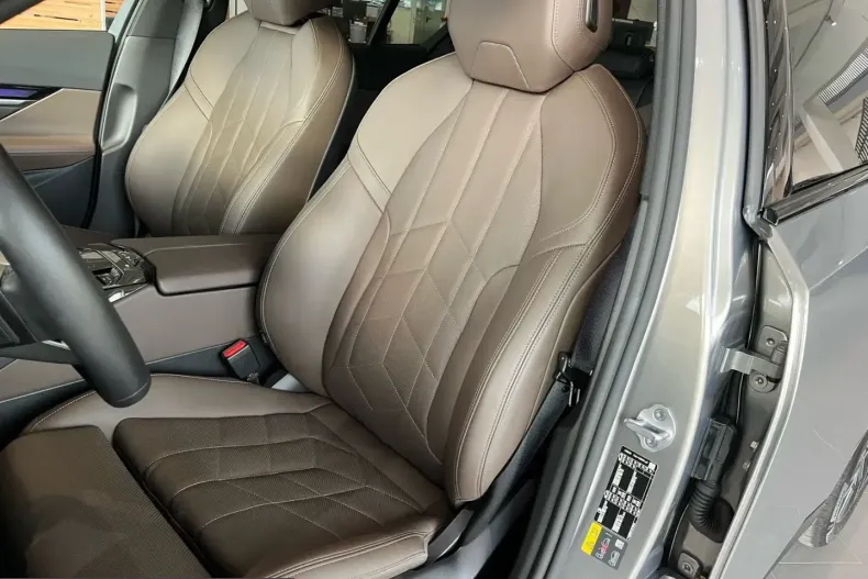 BMW 550 (Seria 5) din 2024 cu 26.532 km - oferta BMW204844 - foto 8