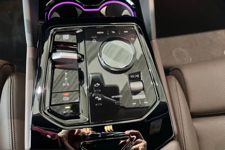 BMW 550 (Seria 5) din 2024 cu 26.532 km - oferta BMW204844 - foto 12