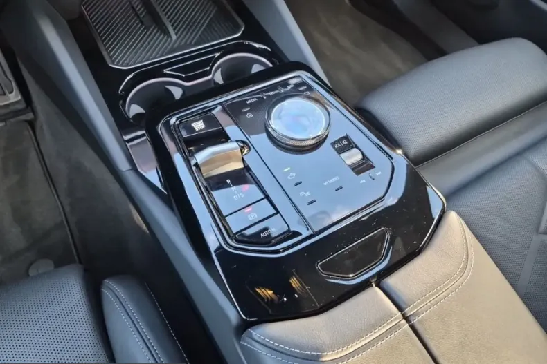 BMW 550 (Seria 5) din 2024 cu 46.005 km - oferta BMW204846 - foto 11