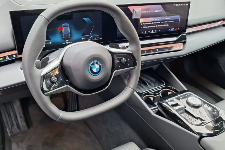 BMW 550 (Seria 5) din 2024 cu 10.141 km - oferta BMW204851 - foto 9