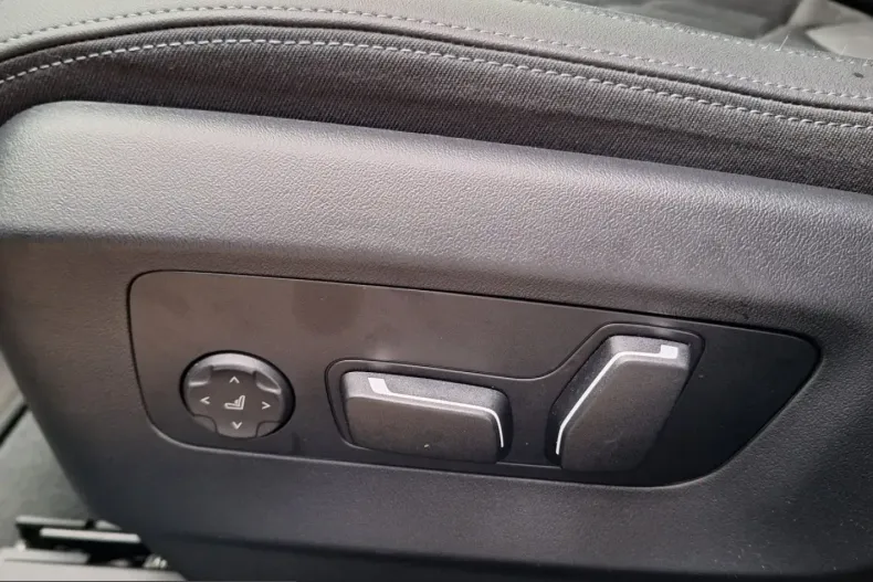 BMW 550 (Seria 5) din 2024 cu 10.141 km - oferta BMW204851 - foto 11