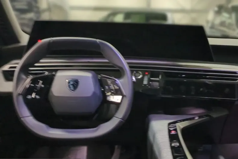 Peugeot 5008 din 2025 cu 26.500 km - oferta PEU204856 - foto 11