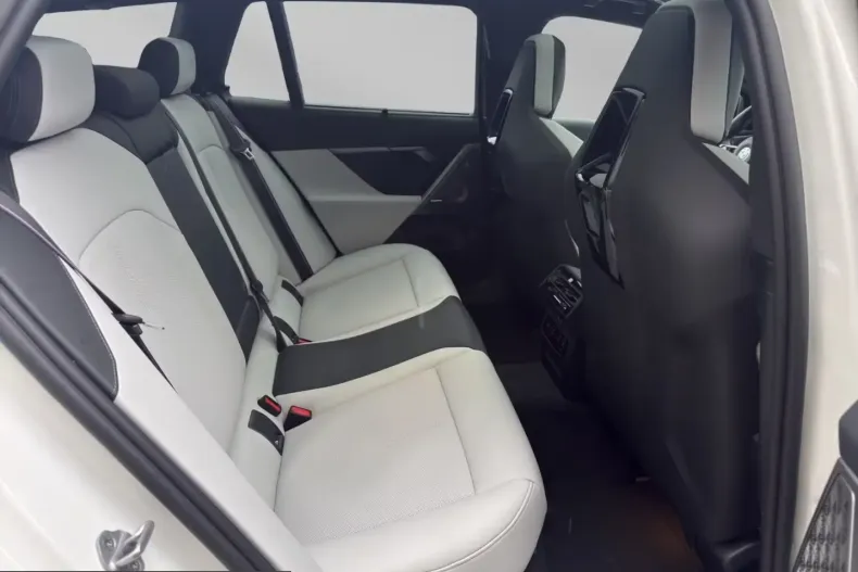 BMW M5 (Seria 5) din 2025 cu 14.980 km - oferta BMW204859 - foto 15