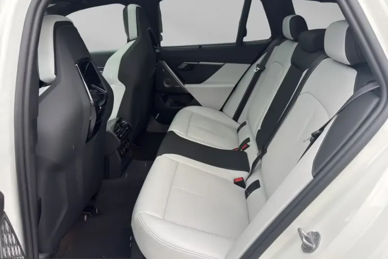 BMW M5 (Seria 5) din 2025 cu 14.980 km - oferta BMW204859 - foto 17