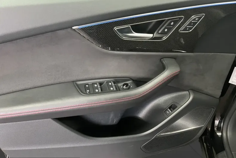 Audi SQ8 din 2023 cu 59.370 km - oferta AUD204866 - foto 9