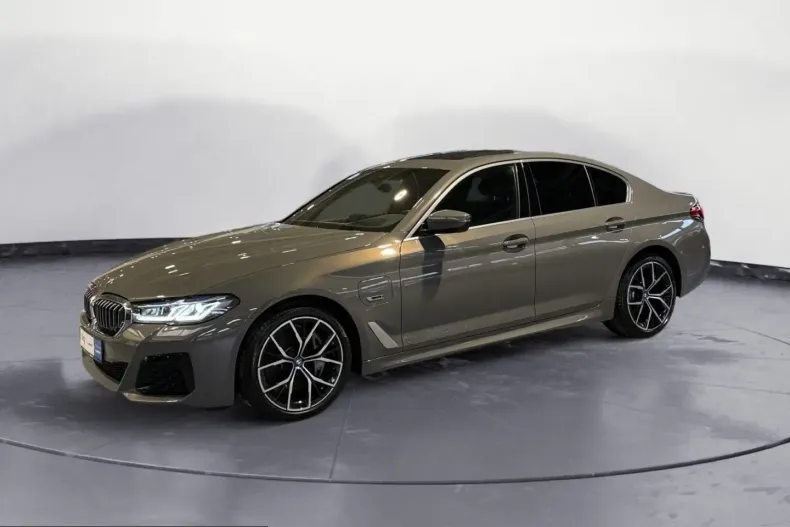 BMW 545 (Seria 5) din 2022 cu 71.344 km - oferta BMW204870 - foto 1