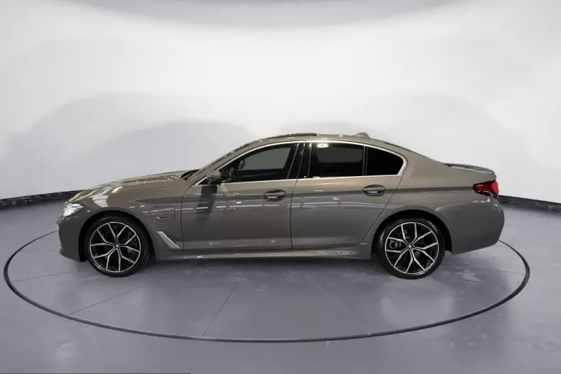 BMW 545 (Seria 5) din 2022 cu 71.344 km - oferta BMW204870 - foto 2