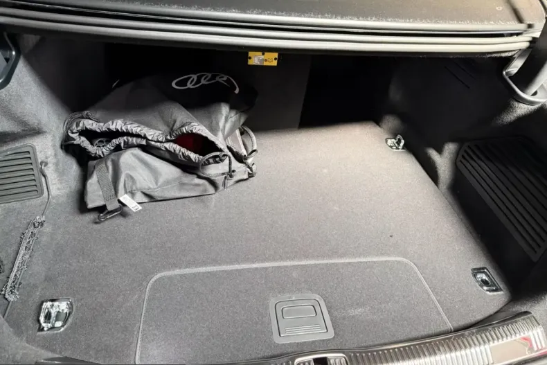 Audi A8 din 2026 cu 50 km - oferta AUD204893 - foto 13