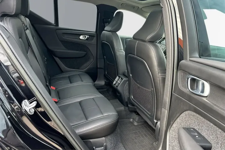 Volvo XC40 din 2023 cu 22.500 km - oferta VOL204902 - foto 5