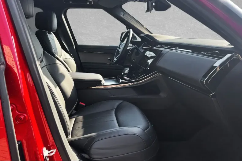 Land Rover Range Rover Sport din 2025 cu 16.992 km - oferta LAN204903 - foto 4