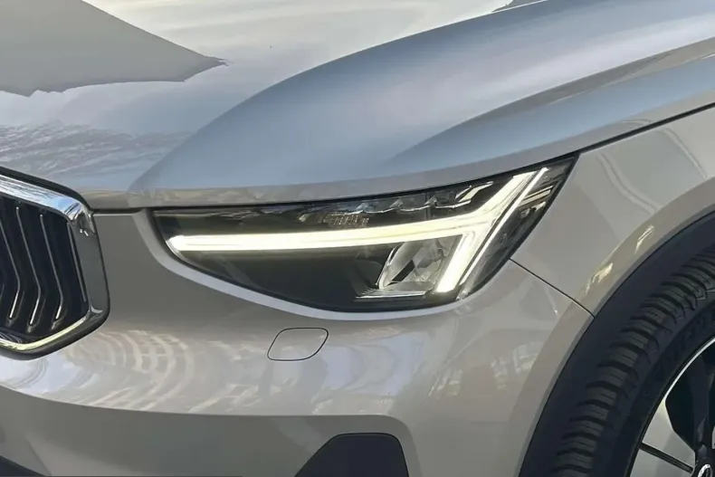 Volvo XC40 din 2022 cu 51.650 km - oferta VOL204905 - foto 5