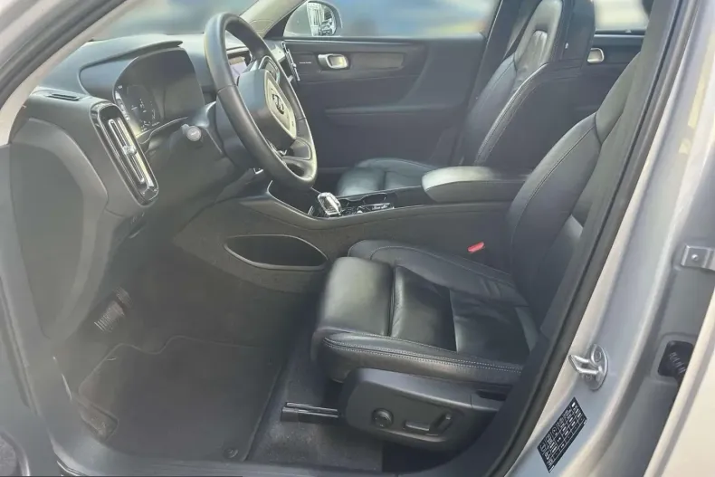 Volvo XC40 din 2022 cu 51.650 km - oferta VOL204905 - foto 7