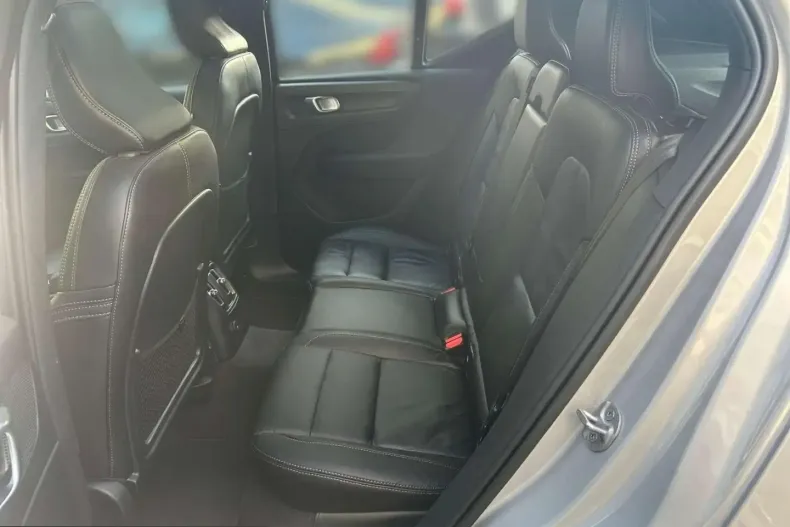 Volvo XC40 din 2022 cu 51.650 km - oferta VOL204905 - foto 11