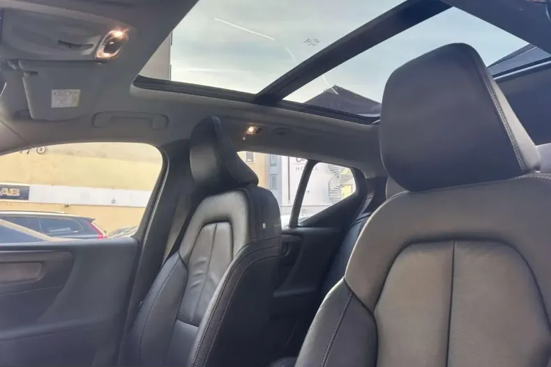 Volvo XC40 din 2022 cu 51.650 km - oferta VOL204905 - foto 14