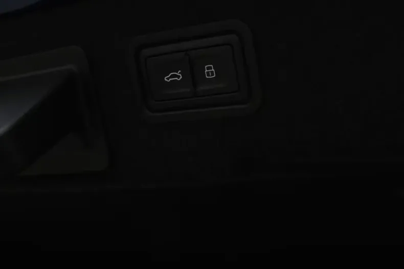 Audi A8 din 2023 cu 9.810 km - oferta AUD204908 - foto 30