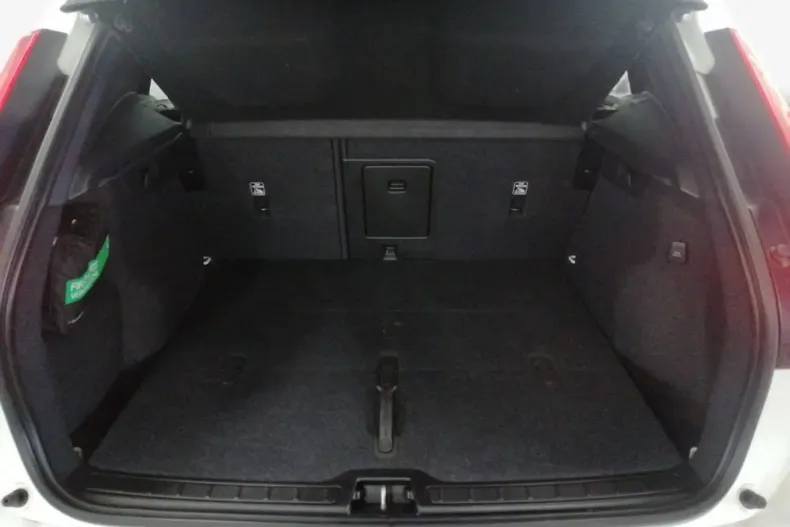 Volvo XC40 din 2023 cu 30.280 km - oferta VOL204910 - foto 8