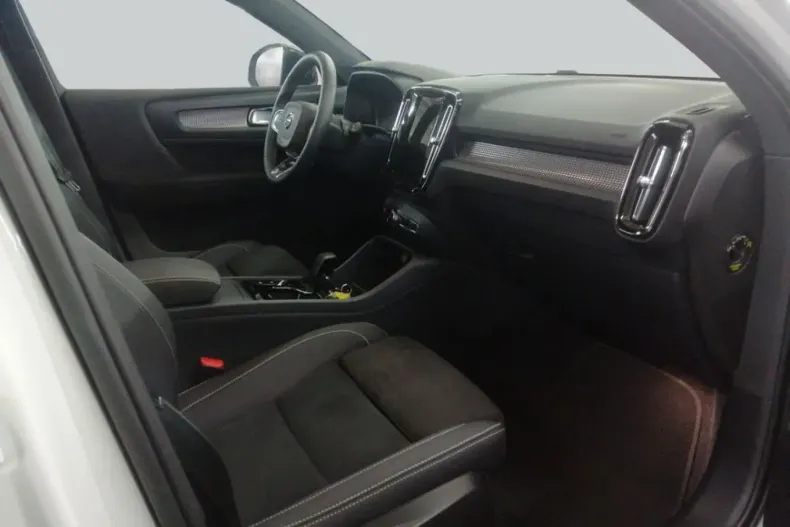 Volvo XC40 din 2023 cu 30.280 km - oferta VOL204910 - foto 12