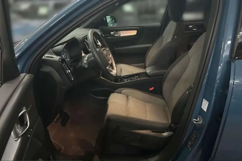 Volvo XC40 din 2022 cu 41.055 km - oferta VOL204911 - foto 7