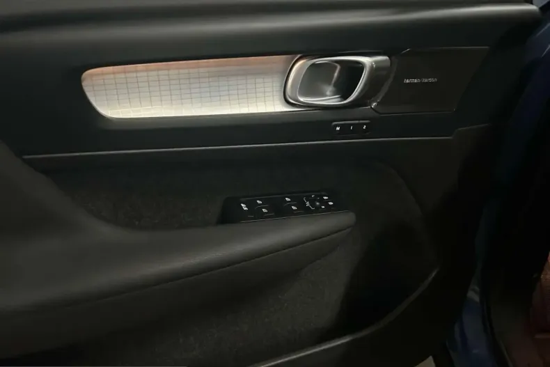 Volvo XC40 din 2022 cu 41.055 km - oferta VOL204911 - foto 13