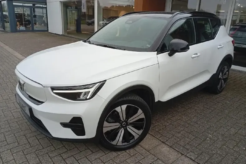 Volvo XC40 din 2022 cu 49.296 km - oferta VOL204912 - foto 1