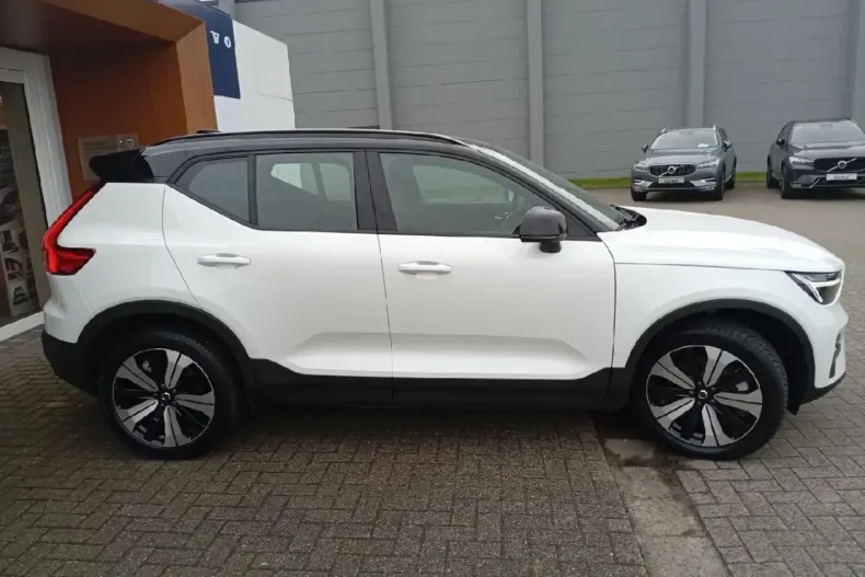 Volvo XC40 din 2022 cu 49.296 km - oferta VOL204912 - foto 5