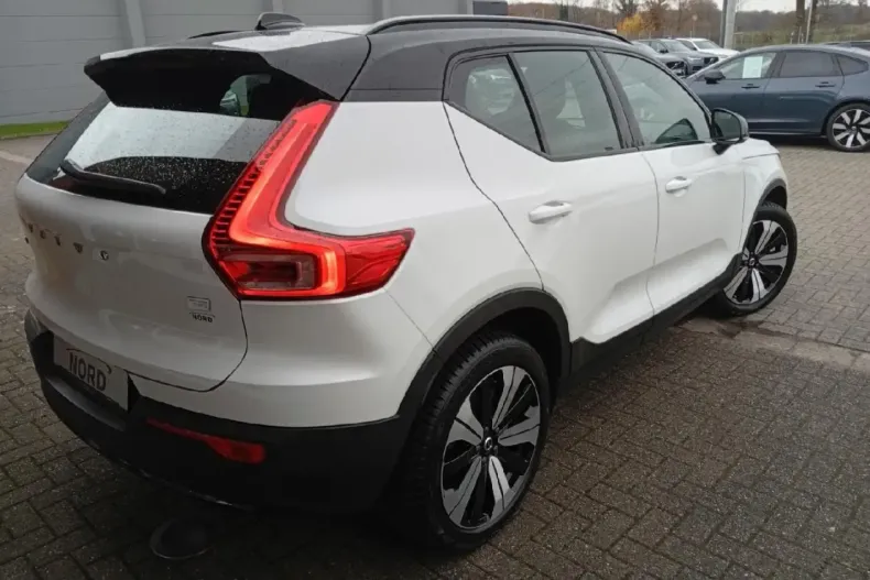 Volvo XC40 din 2022 cu 49.296 km - oferta VOL204912 - foto 6