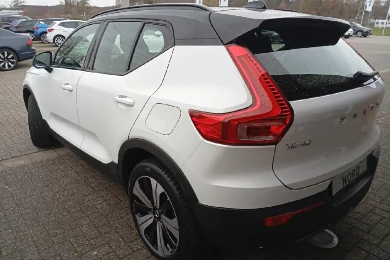 Volvo XC40 din 2022 cu 49.296 km - oferta VOL204912 - foto 7
