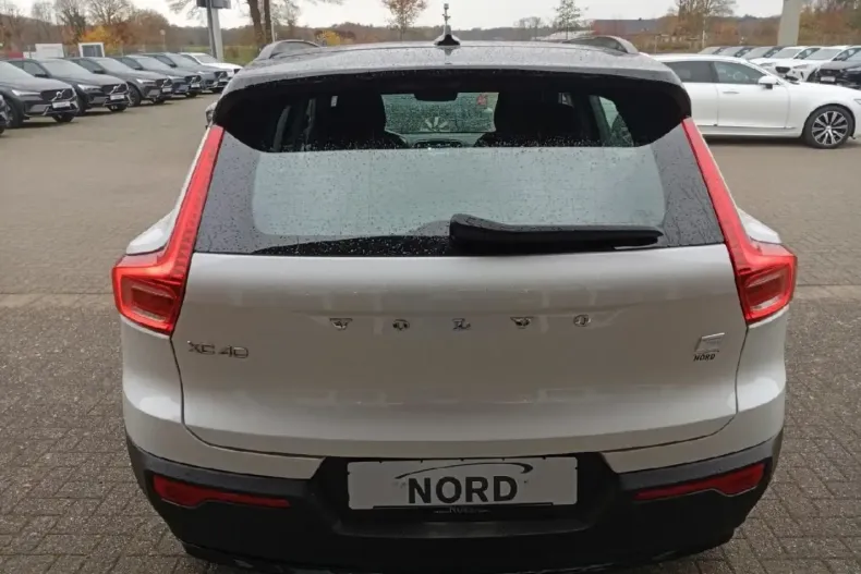 Volvo XC40 din 2022 cu 49.296 km - oferta VOL204912 - foto 10