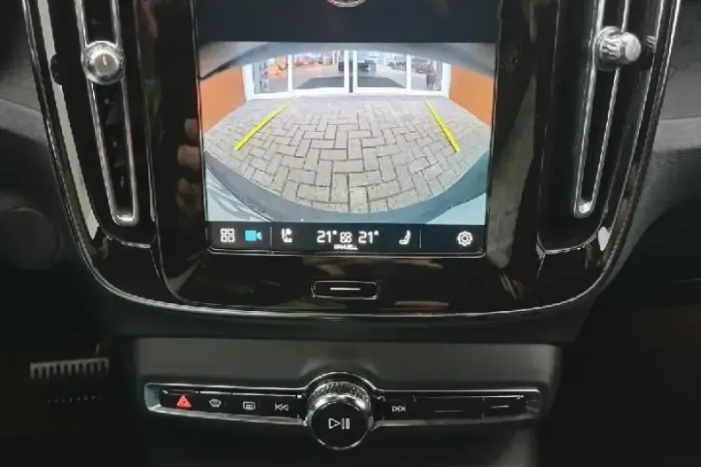 Volvo XC40 din 2022 cu 49.296 km - oferta VOL204912 - foto 13