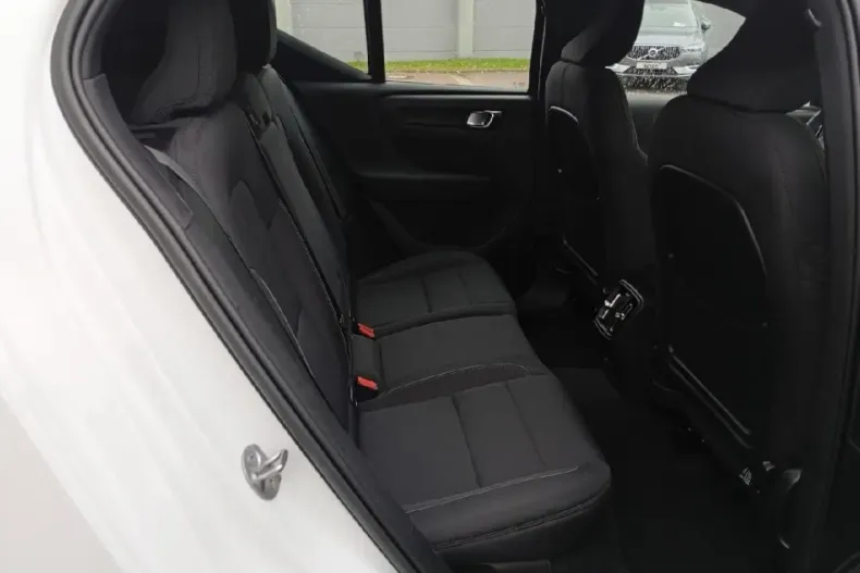 Volvo XC40 din 2022 cu 49.296 km - oferta VOL204912 - foto 18