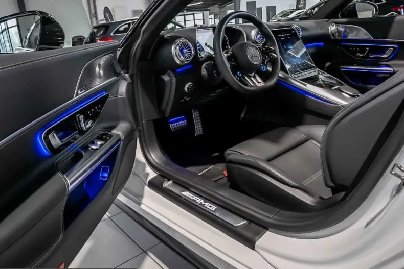 Mercedes-Benz SL 43 AMG (Clasa SL) din 2025 cu 5.685 km - oferta MER204918 - foto 10