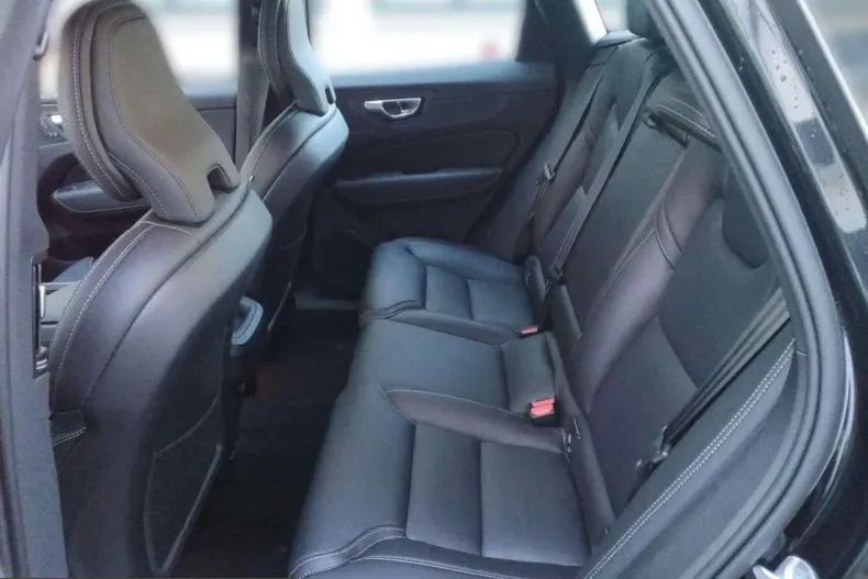 Volvo XC60 din 2024 cu 17.400 km - oferta VOL204919 - foto 11