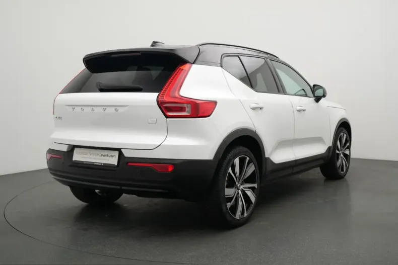 Volvo XC40 din 2021 cu 28.734 km - oferta VOL204925 - foto 2