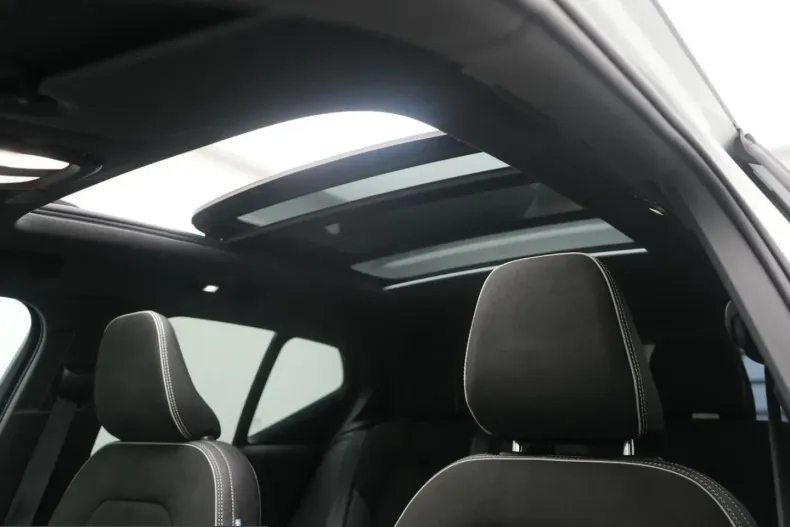 Volvo XC40 din 2021 cu 28.734 km - oferta VOL204925 - foto 4