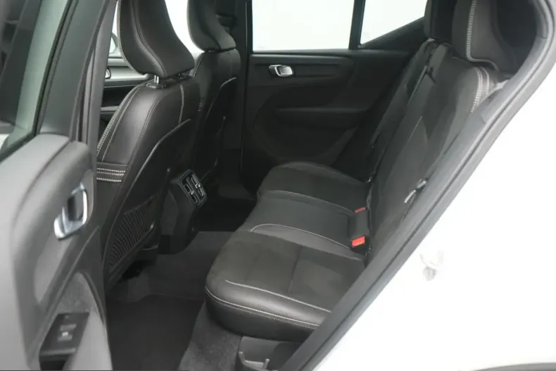 Volvo XC40 din 2021 cu 28.734 km - oferta VOL204925 - foto 12