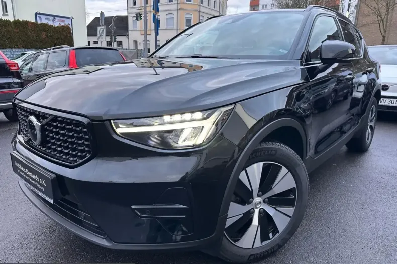 Volvo XC40 din 2022 cu 58.900 km - oferta VOL204928 - foto 1