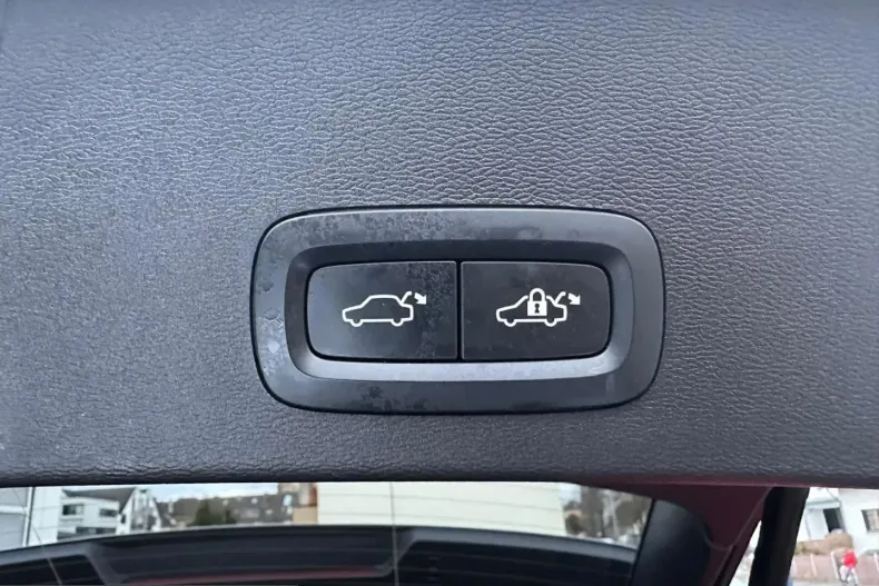 Volvo XC40 din 2022 cu 58.900 km - oferta VOL204928 - foto 9