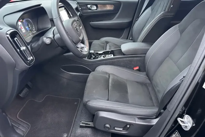 Volvo XC40 din 2022 cu 58.900 km - oferta VOL204928 - foto 13