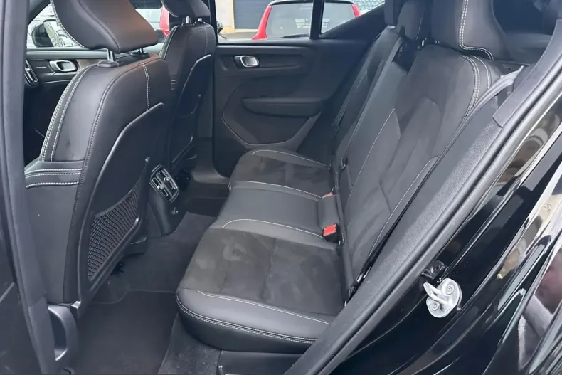 Volvo XC40 din 2022 cu 58.900 km - oferta VOL204928 - foto 14