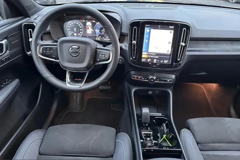 Volvo XC40 din 2022 cu 58.900 km - oferta VOL204928 - foto 17