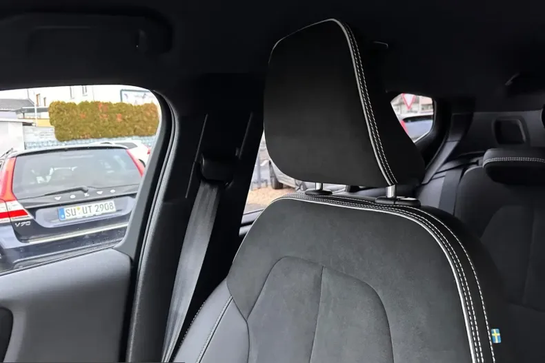 Volvo XC40 din 2022 cu 58.900 km - oferta VOL204928 - foto 22