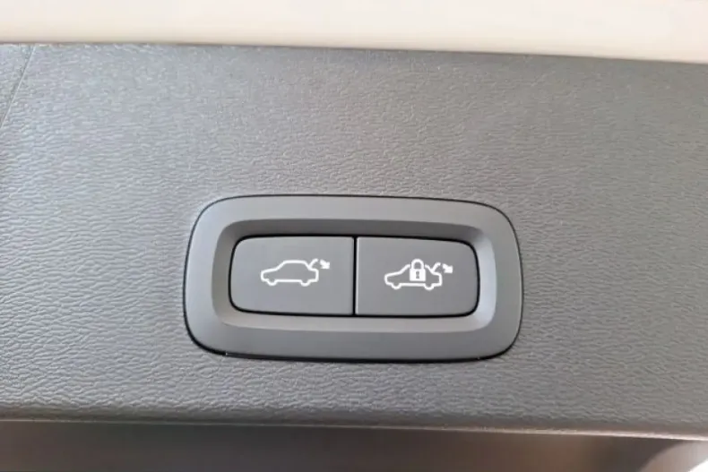 Volvo XC40 din 2022 cu 54.060 km - oferta VOL204929 - foto 13