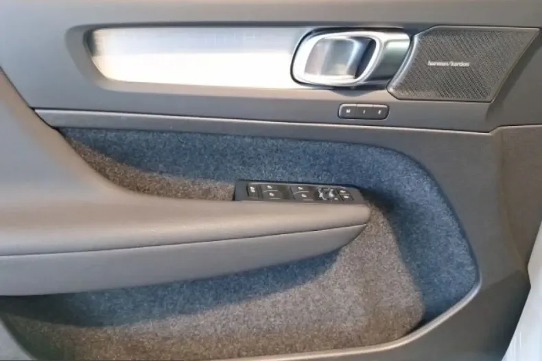 Volvo XC40 din 2022 cu 54.060 km - oferta VOL204929 - foto 14