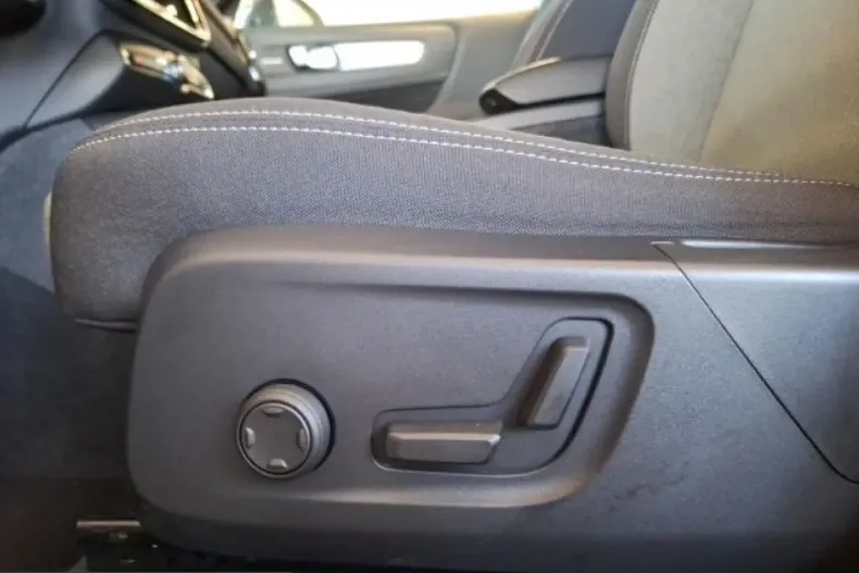 Volvo XC40 din 2022 cu 54.060 km - oferta VOL204929 - foto 15