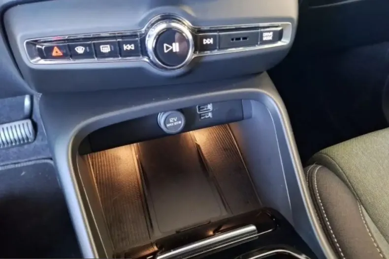 Volvo XC40 din 2022 cu 54.060 km - oferta VOL204929 - foto 16