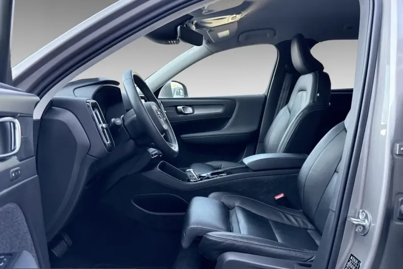 Volvo XC40 din 2022 cu 56.428 km - oferta VOL204930 - foto 6