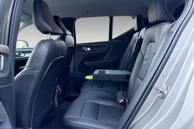 Volvo XC40 din 2022 cu 56.428 km - oferta VOL204930 - foto 7