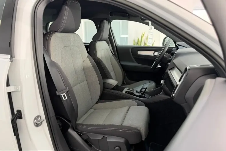 Volvo XC40 din 2022 cu 53.000 km - oferta VOL204931 - foto 10