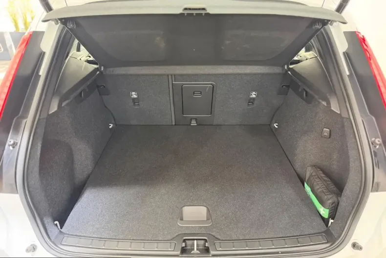 Volvo XC40 din 2022 cu 53.000 km - oferta VOL204931 - foto 13